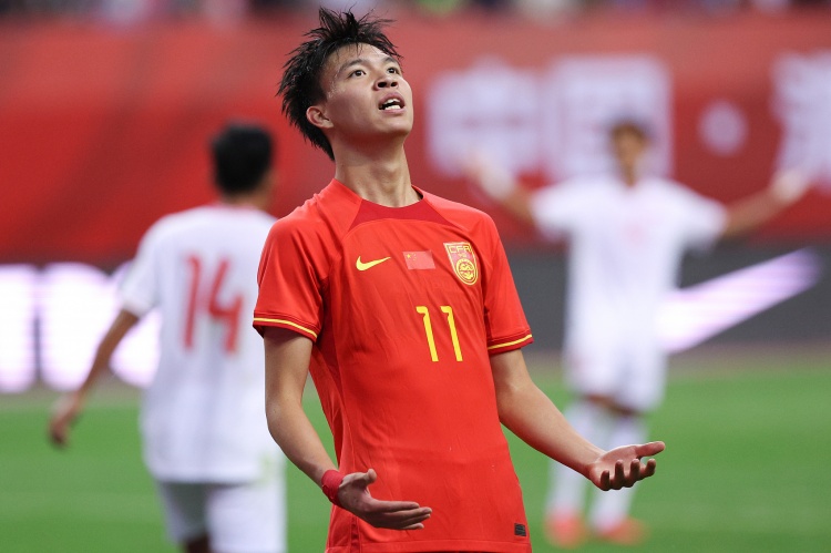 足球報：張玉寧、塞爾吉尼奧位置穩(wěn)固，王鈺棟大概率首發(fā)