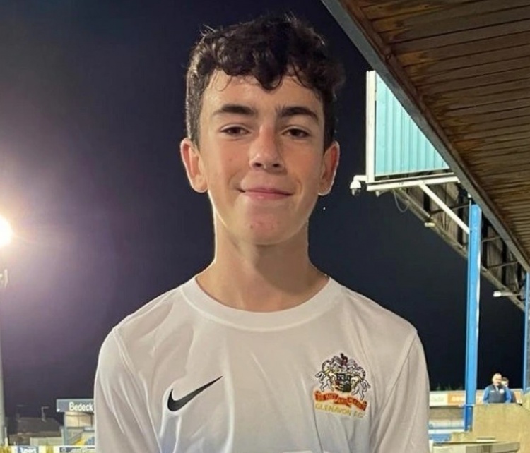 BBC：切爾西將簽下16歲北愛爾蘭前鋒克里斯-阿瑟頓
