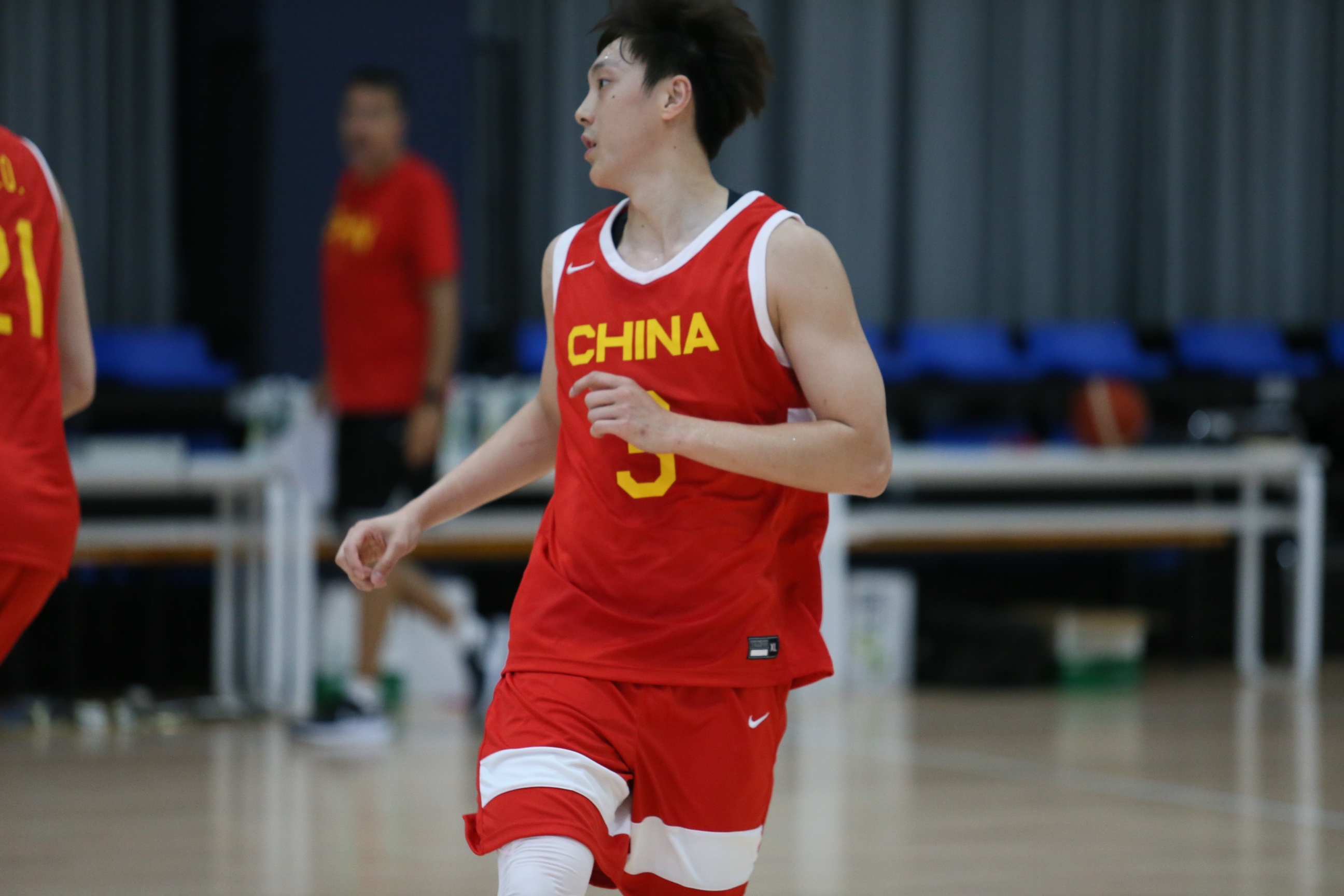 媒體人：狀態(tài)這么差的胡明軒出戰(zhàn)29分鐘 說(shuō)明他有郭導(dǎo)想要的東西