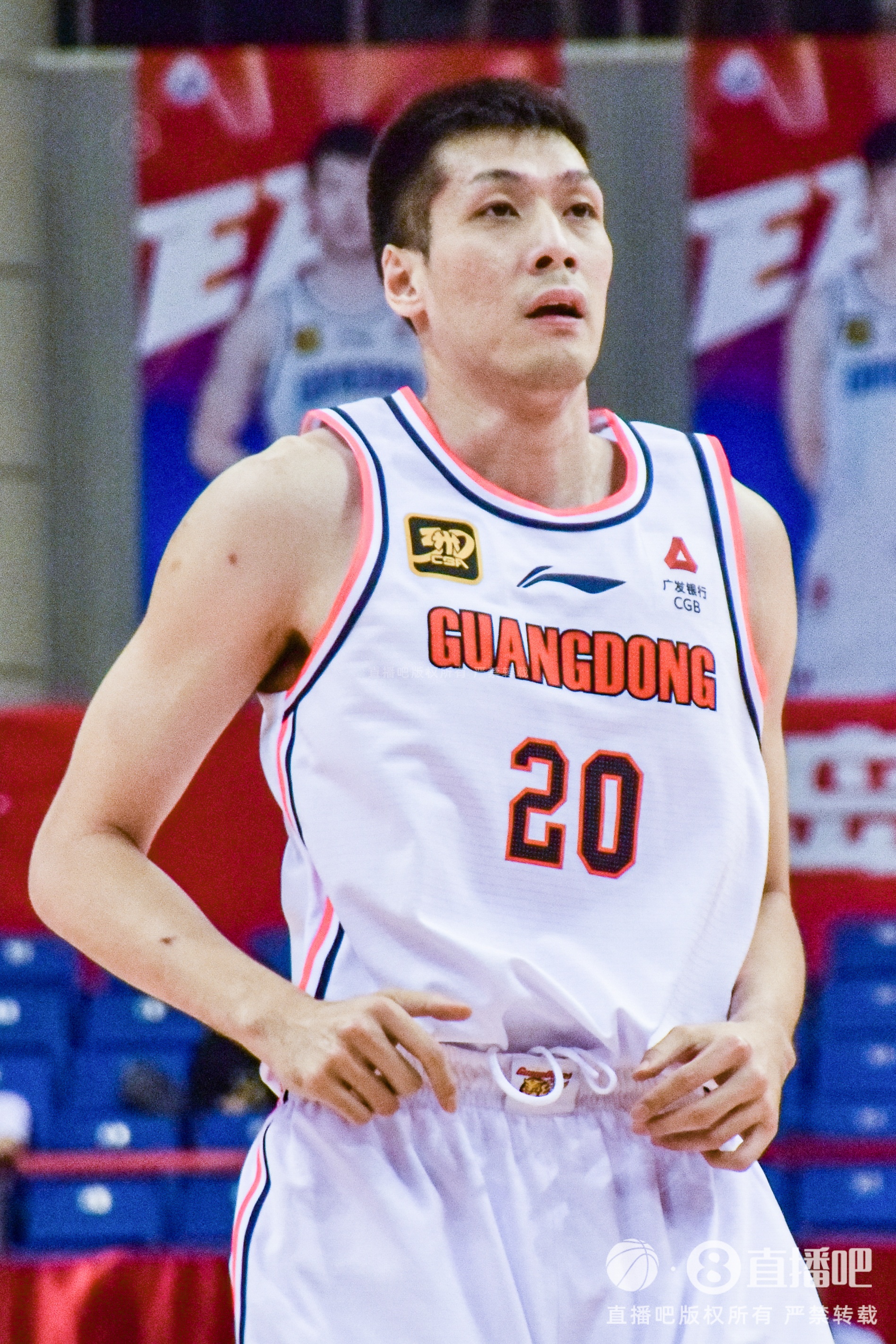 媒體人：CBA同位置球員中不如韓德君、任駿飛、黃榮奇的大有人在