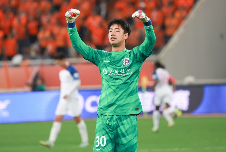 媒體人談申花門將：薛慶浩狀態(tài)低迷，讓鮑亞雄試試吧！