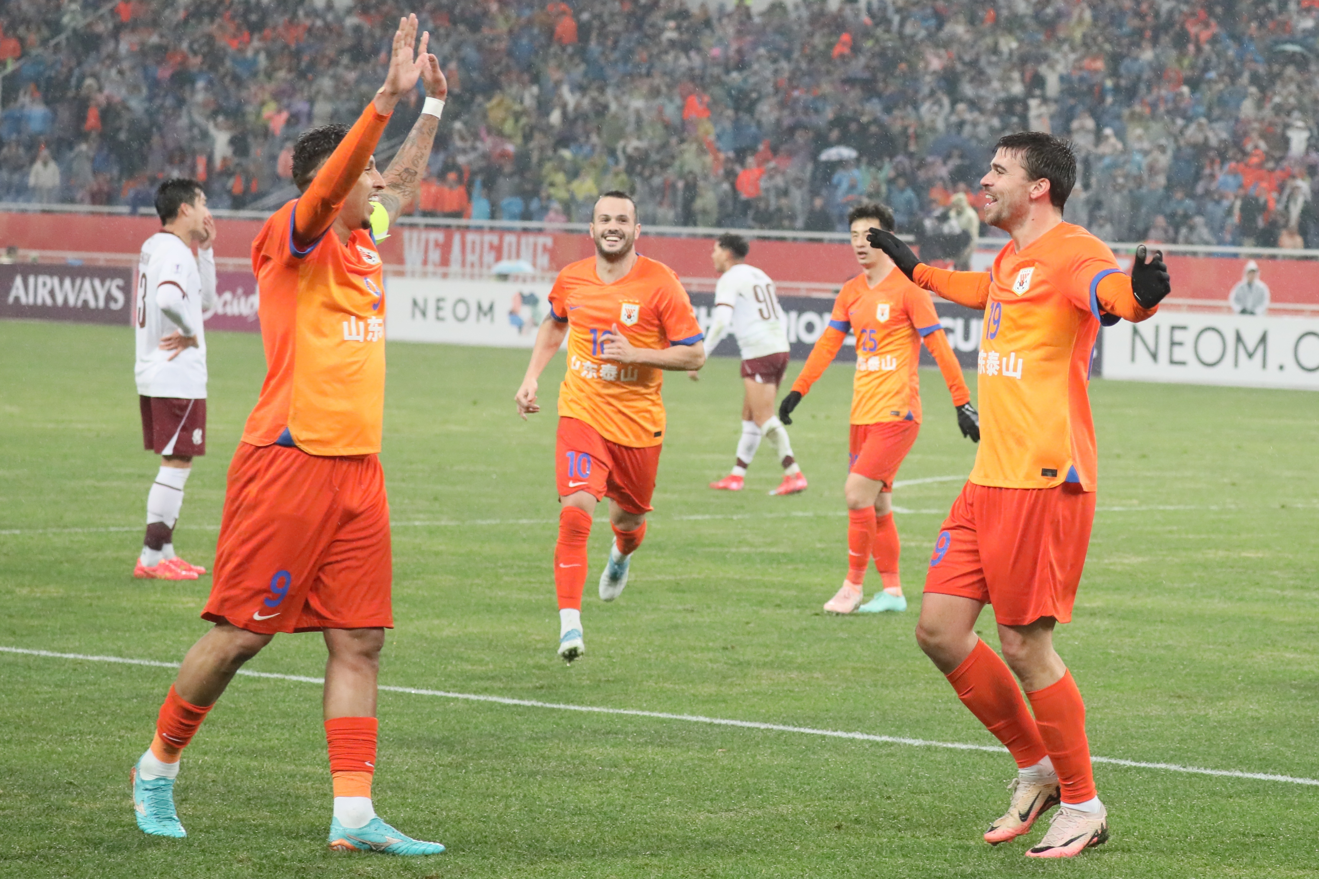 魯媒：事實(shí)證明此前瓦科、克雷桑不兼容，是崔康熙戰(zhàn)術(shù)設(shè)計(jì)的問題