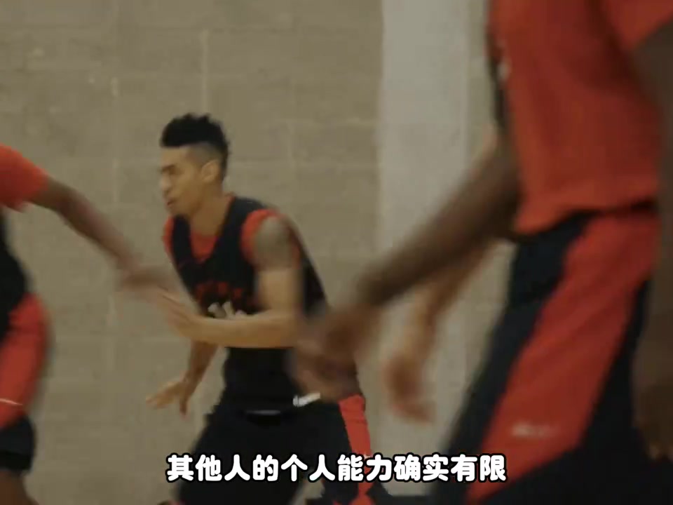 楊毅：19年猛龍奪冠如果說(shuō)小卡單核太輕視他的隊(duì)友 前者是個(gè)箭頭