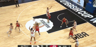 真強硬！U16湯雅童籃下低位接球 轉(zhuǎn)身硬吃打進！