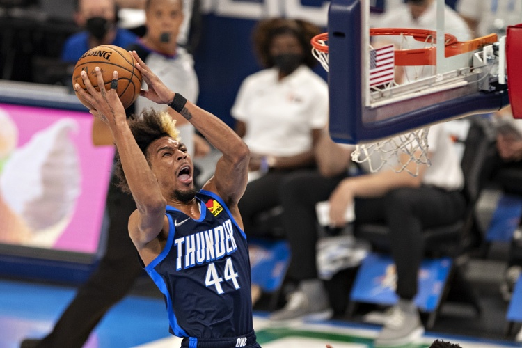 NBA生涯場均2分1.1板！Scotto：灰熊與小查理-布朗達(dá)成了簽約協(xié)議