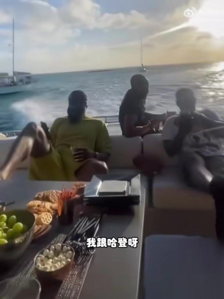 雷霆三少你更愿意和誰交朋友？楊侃團隊：哈登啊 他能帶我大撒幣